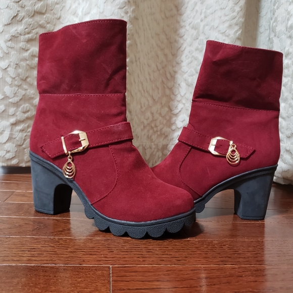 [SOLD] Gorgeous Red Suede Heel Boots - Picture 5 of 5